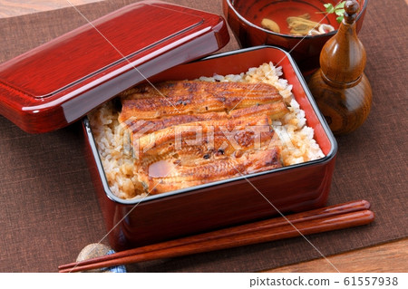 An image of summer ox day, eel weight, eel kabayaki, and liver sucking. Uses eel kabayaki from Lake Hamana. An image of summer ox day, eel weight, eel kabayaki, and liver sucking. Uses eel kabayaki from Lake Hamana. 61557938