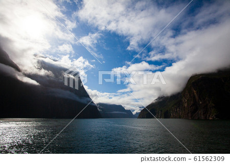 Milford Sound 61562309