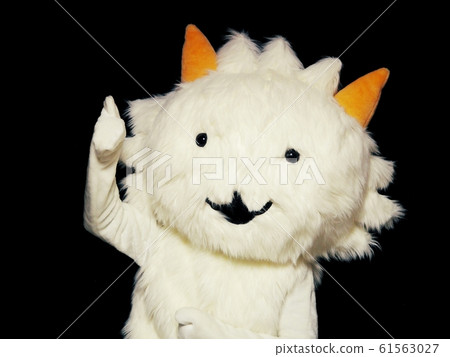White dog costume that raises tension (gesture, recommendation, good point) 61563027