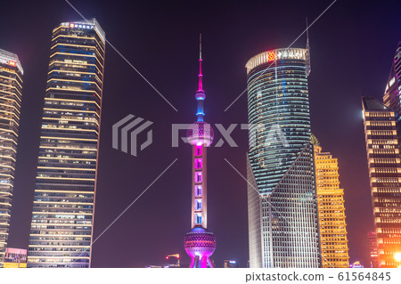  <上海>中國經濟的中心陸家嘴的摩天大樓 61564845