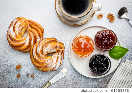 continental breakfast table 61565878