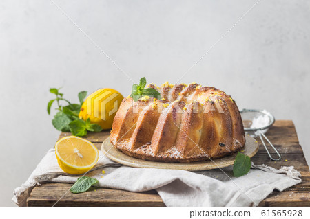 Lemon bundt cake Lemon bundt cake 61565928