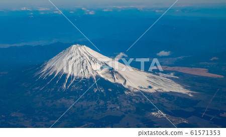 春季三月初俯瞰富士山 61571353