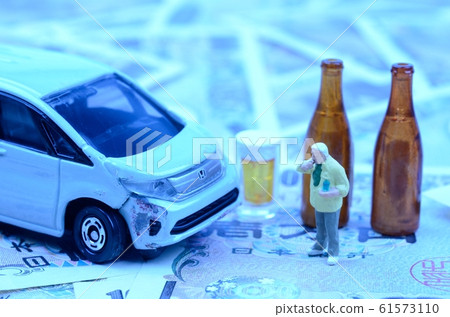 Drunk driving accident and money Drunk driving accident and money 61573110