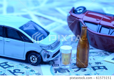 Drunk driving accident and money Drunk driving accident and money 61573151