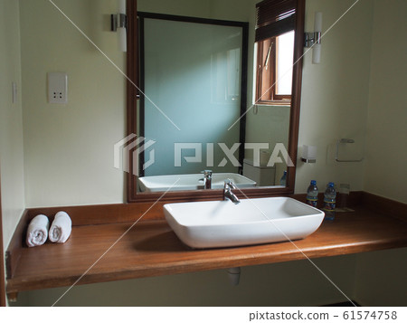 Bathroom shining light Bathroom shining light 61574758