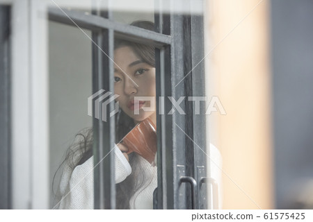 放鬆的女人 61575425