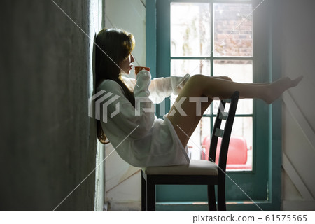 放鬆的女人 放鬆的女人 61575565