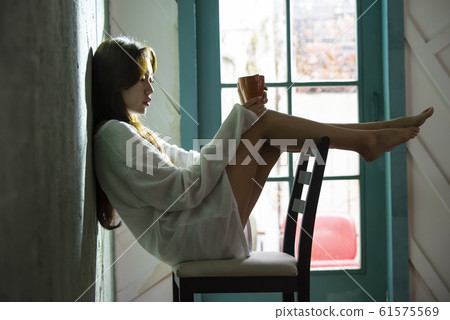 Relaxing woman 61575569