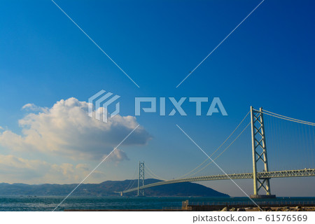 Akashi Kaikyo Bridge 61576569