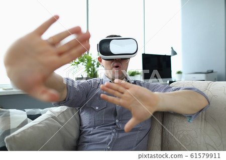 VR device for relaxation 61579911