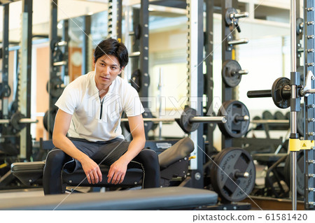健身房肌肉訓練負重訓練體育俱樂部 61581420
