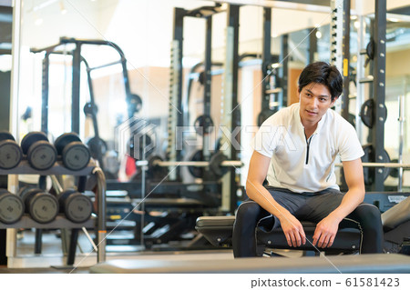 健身房肌肉訓練負重訓練體育俱樂部 61581423
