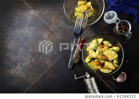 zucchini 61584533