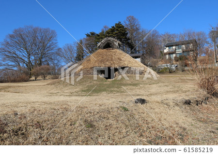■ Idojiri Site ■ Pit-type house ■ Fujimi Town, Nagano Prefecture ■ Idojiri Site ■ Pit-type house ■ Fujimi Town, Nagano Prefecture 61585219