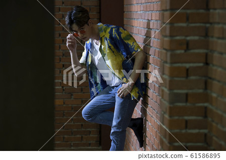 Man lonely 61586895