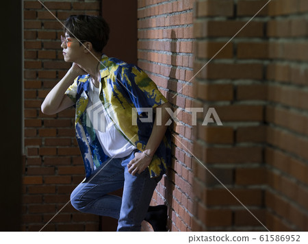 Man lonely 61586952
