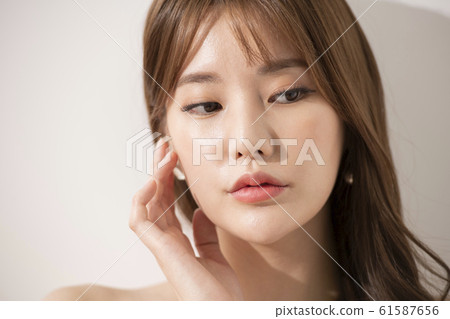 Woman beauty 61587656