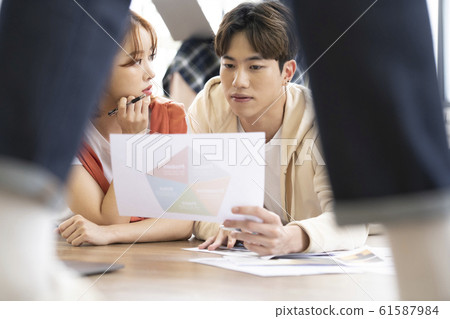 Lifestyle Chic Casual Meeting 61587984