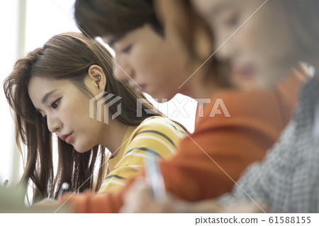 校園生活課 61588155