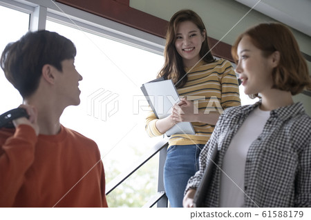 Lifestyle Chic Casual Campus Life 61588179