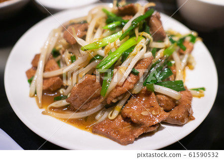 Chinese food stir-fried levanilla 61590532