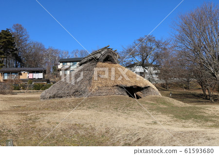 ■ Idojiri Site ■ Pit-type house ■ Fujimi Town, Nagano Prefecture ■ Idojiri Site ■ Pit-type house ■ Fujimi Town, Nagano Prefecture 61593680