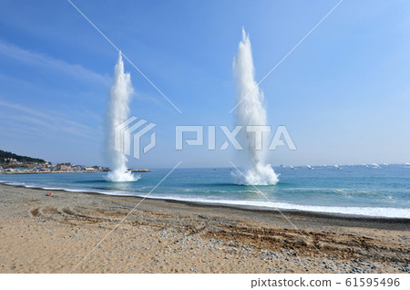 Underwater blasting water column Underwater blasting water column 61595496