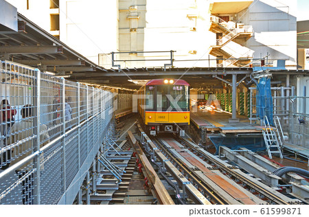 東京鐵路地下鐵:銀座線澀谷站前站台 東京鐵路地下鐵:銀座線澀谷站前站台 61599871