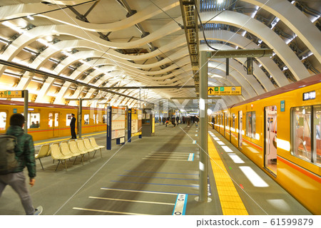 Railroad Tokyo Metro: Ginza Line Shibuya Station Platform Railroad Tokyo Metro: Ginza Line Shibuya Station Platform 61599879
