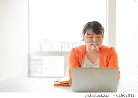 female, lady, woman 61602011