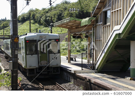 東北線Kiha110（黑磯isoshin-Shirakawa）到達丰原站 61607000