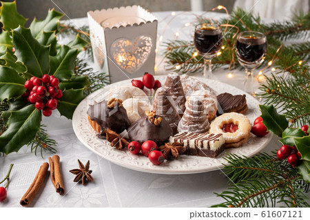 Wasp nests, vanilla crescents and other typical Czech Christmas cookies 61607121