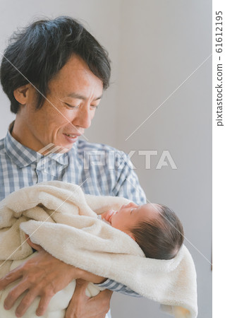 Day 10 10 days after birth Dad vacation Parental leave Men 61612195