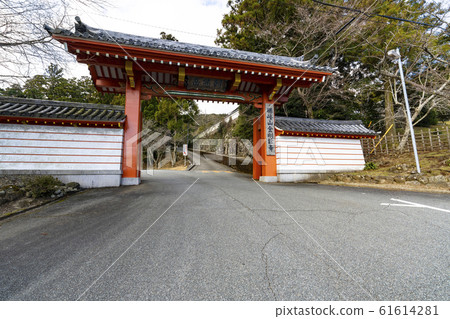 Asakuma-dake Kongo Shoji Temple Main Gate 61614281