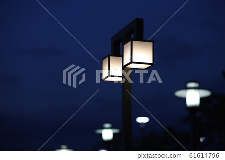 公園路燈 公園路燈 61614796