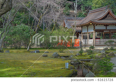Kyoto Kamigamo Shrine Wakeien and Kamoyamaguchi Shrine 61615728