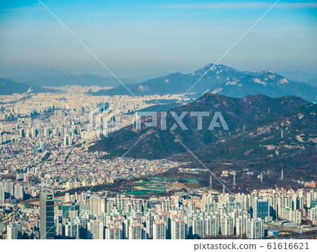 Beautiful architecture building in Seoul City 61616621