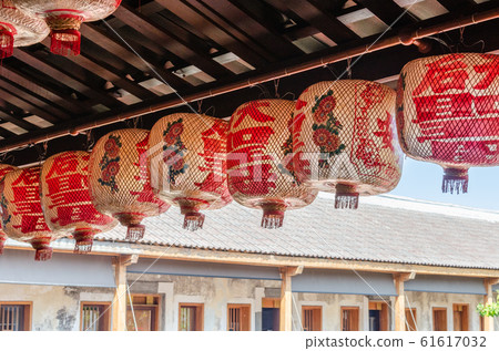 Chinese lantern Chinese lantern 61617032