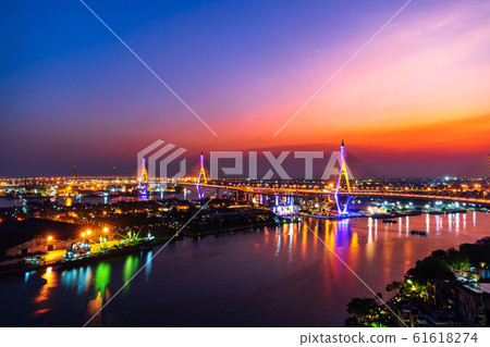 Bhumibol suspension bridge over Chao Phraya River 61618274