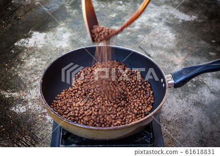 Traditional roasting coffee at home, freshly Traditional roasting coffee at home, freshly 61618831