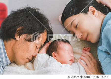 Day 10 10 days after birth Day 10 10 days after birth 61619045