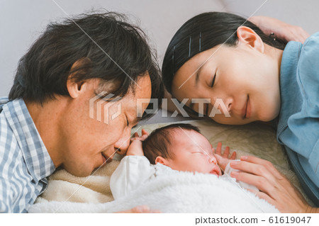 Day 10 10 days after birth Day 10 10 days after birth 61619047