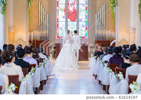 Chapel bride and groom Chapel bride and groom 61619197