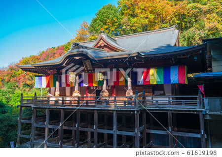 京都谷谷山山Fudoin的本堂和秋葉 京都谷谷山山Fudoin的本堂和秋葉 61619198