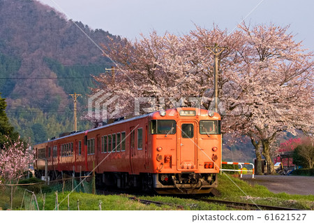 第一班火車 61621527