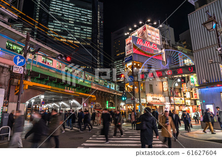 《Tokyo》Shimbashi bar area with office workers 《Tokyo》Shimbashi bar area with office workers 61627604