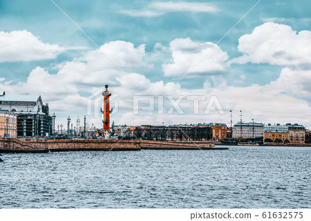 Rostral Columns on the spit of Vasilievsky island. 61632575