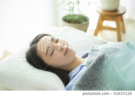 Woman sleep sleep sleep 61633126