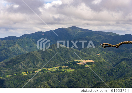 See Mt.Ogino and Hirodome Kogen from Mt. (Wakasa-cho, Yazu-gun, Tottori Prefecture) 61633734